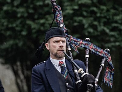 Ed Arnold - Highland Bagpiper