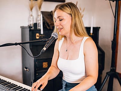 Annemarie Wilcke | Sängerin & freie Rednerin