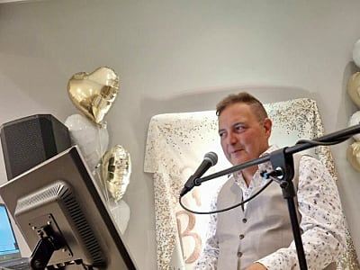 Italienischer Alleinunterhalter Ginopianobar