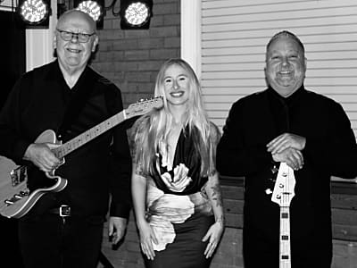 Lilly Mai & The Echoes