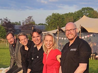 The Upside pop/rock coverband