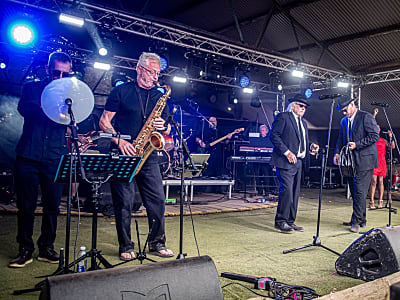 JAKE AND ELWOOD AND THE BLACK RHINO BAND