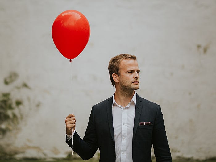 Tankelæser og tryllekunstner Simon Olesen