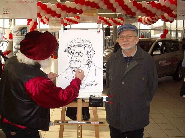 Schnellzeichner und Comedy-Karikaturist