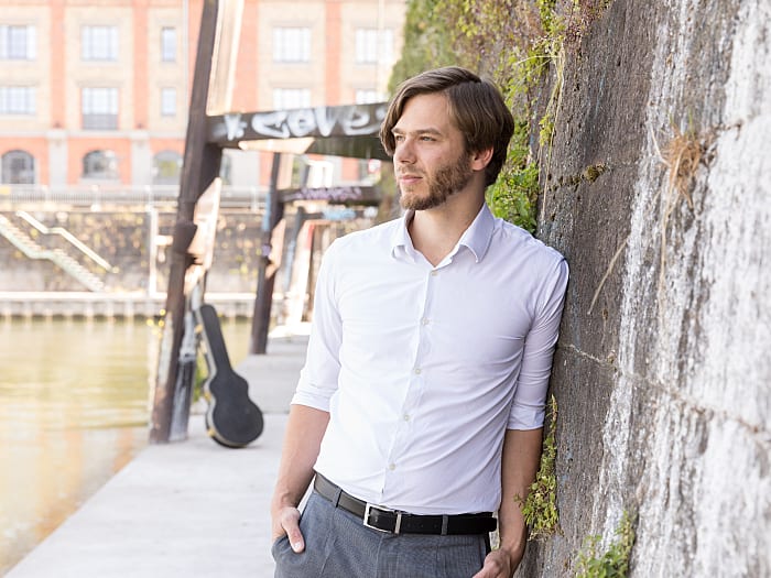 "Ein Hauch New York" - Jazzgitarrist Benjamin Kolloch
