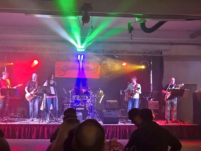 Saitensprung-Liveband