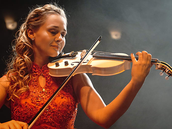 Violinistin Nora Kudrjawizki