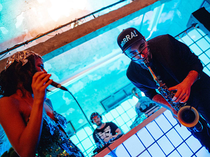 ELBKLANG - DJ plus Live Musiker