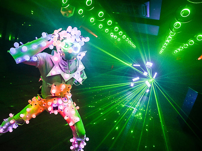 LILORA – Exklusive LED-Shows: die Premium-Show direkt bei Ihren Gästen