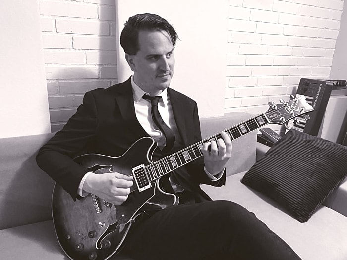 Solo Jazz Guitar v Nicolai Levring