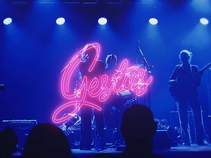 GESTUS Band