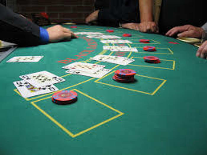 Casino-Entertainment: BlackJack mit Croupier Jan