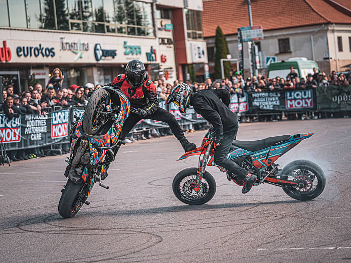 Stun! Riders - Professional sport bikes freestyle team