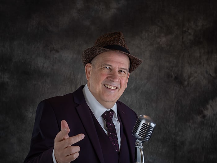 Roy Coombes Vintage Singer