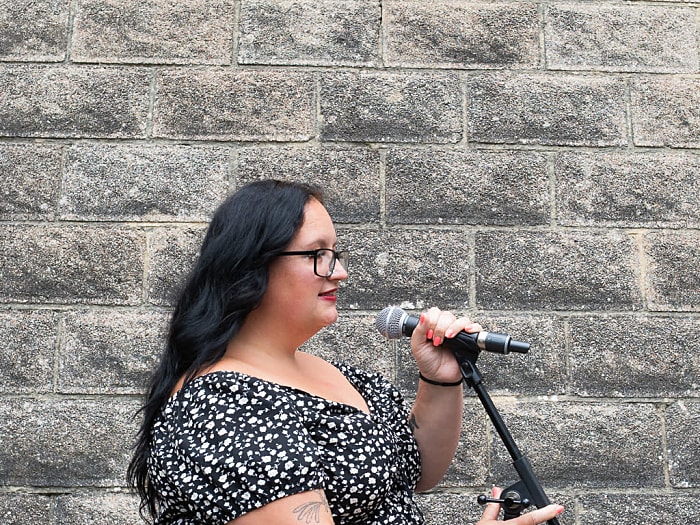 Kirsty sings