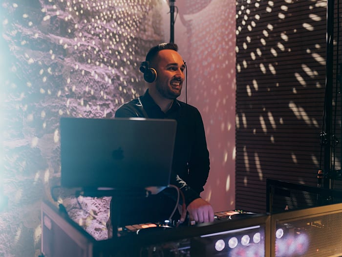 DJ YANWAVE