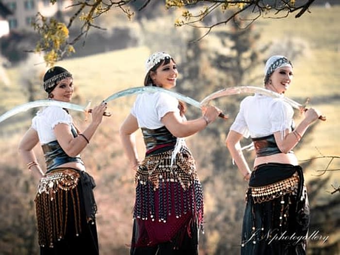 Säbellas - orientalische Säbeltanzgruppe