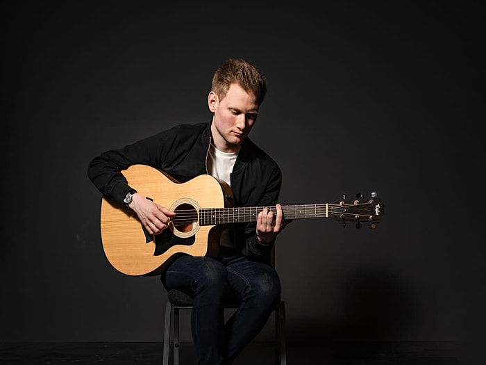 Jamie Felton Fingerstyle Guitarist
