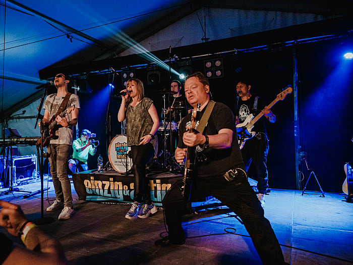 Einzig & Artig - die Partyband!