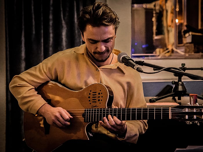 Top Hits - Guitar & Vocal - Sebastian Klimas