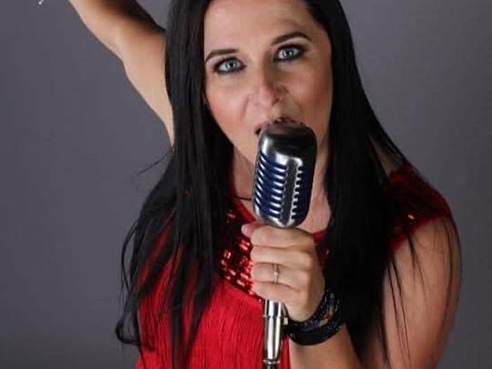 Toni Pequeña