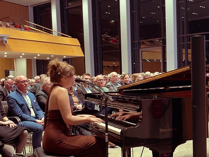 Piano und Gesang