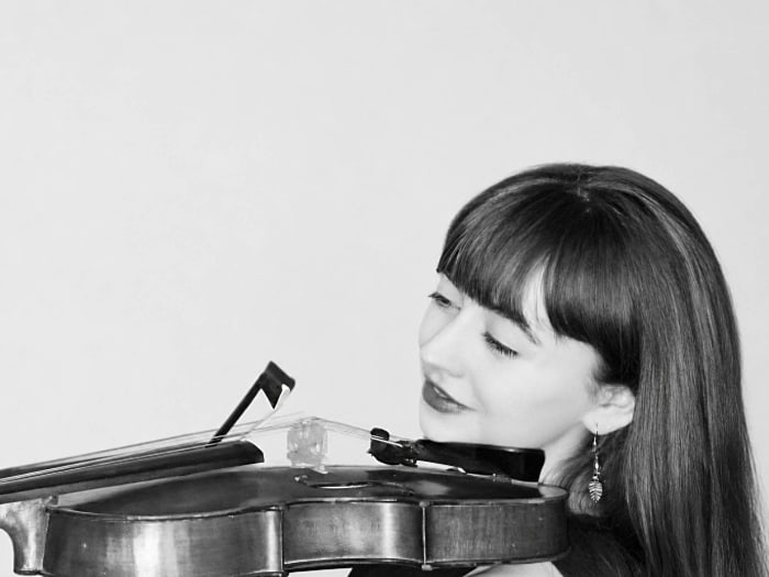 Violin Jenny Dylan