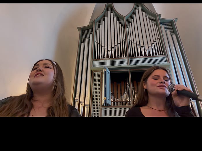 Emily Schultz & Isabella Valhøj