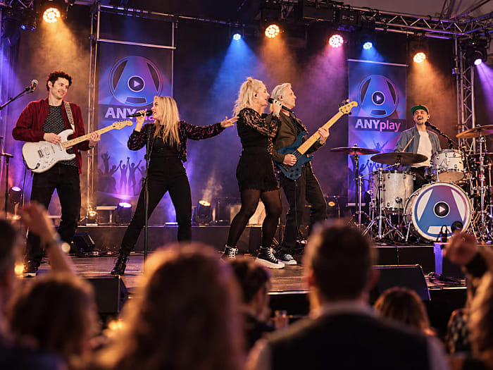 ANYplay - Partyband & Liveband für Firmenfeiern, Hochzeiten & Dorffeste