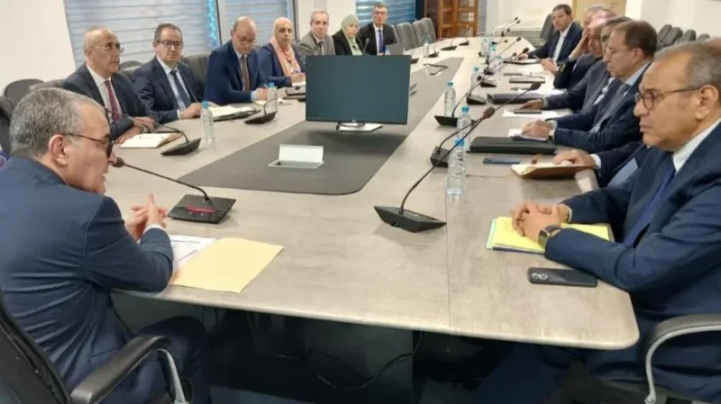 وزير الإقتصاد يجري سلسلة لقاءات حول تحسين مناخ الاستثمار