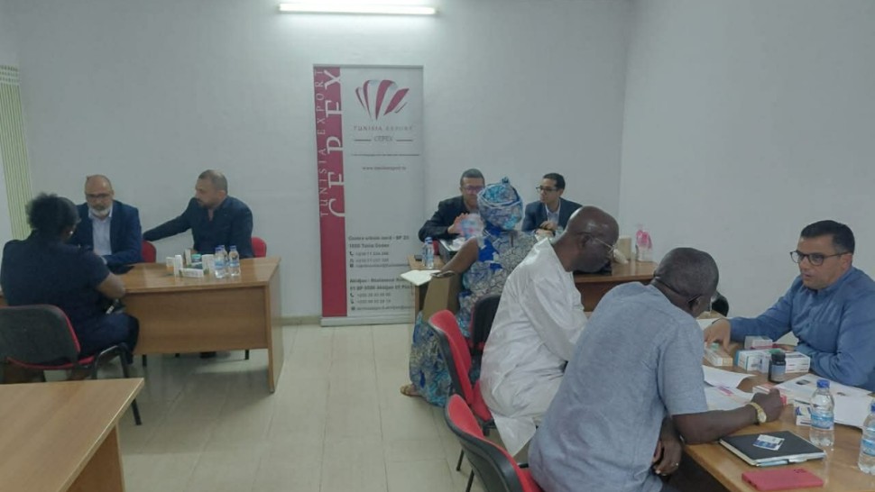 مركز النهوض بالصادرات يقود بعثة تونسية لقطاع شبه الصيدلة بأبيدجان