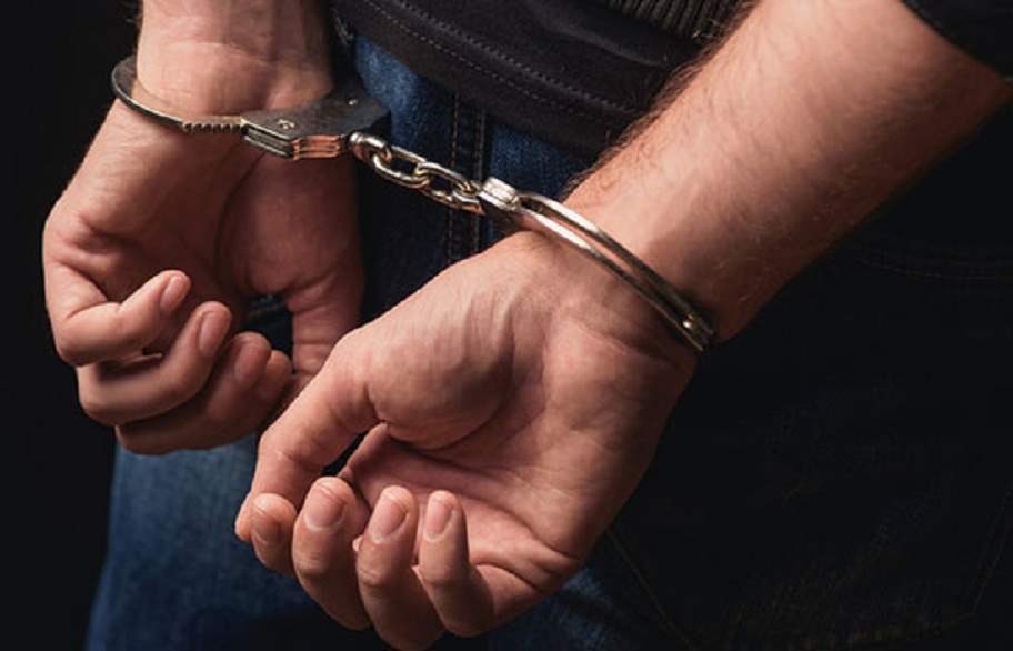 الإطاحة بعصابة روّعت ركاب المترو الخفيف بالبراكاجات والسرقة