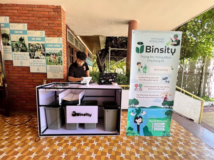 Dự án Binsity đã nhận được nhiều giải thưởng học thuật và công nghệ quốc tế, đồng thời được triển lãm rộng rãi nhằm truyền thông ý nghĩa chung tay bảo vệ môi trường. Dự án Binsity đã nhận được nhiều giải thưởng học thuật và công nghệ quốc tế, đồng thời được triển lãm rộng rãi nhằm truyền thông ý nghĩa chung tay bảo vệ môi trường.