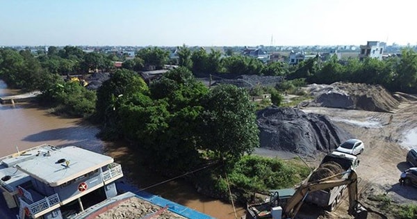 Phát hiện bãi tập kết vật liệu xây dựng không phép trên sông ở Hưng Yên