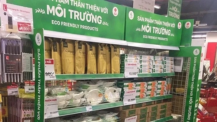 Nhiều sản phẩm “thân thiện với môi trường” xuất hiện trên thị trường. Ảnh minh họa Nhiều sản phẩm “thân thiện với môi trường” xuất hiện trên thị trường. Ảnh minh họa