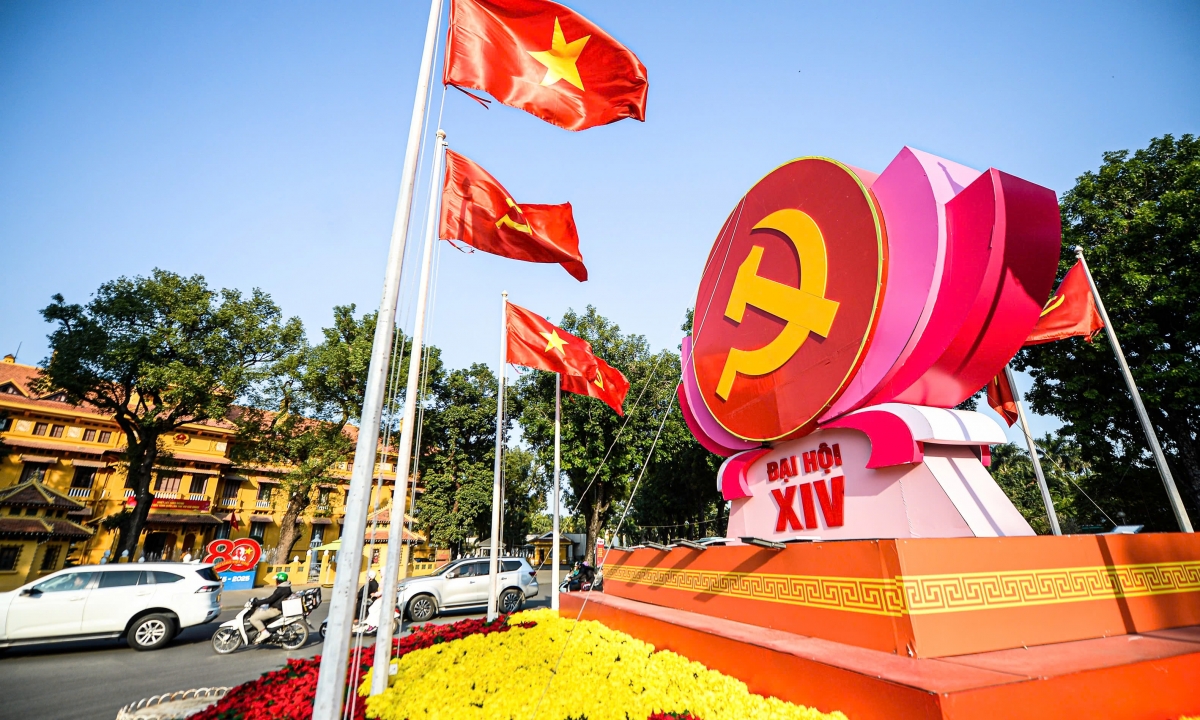 Hà Nội rực rỡ sắc đỏ chào mừng Đại hội XIV của Đảng Hà Nội rực rỡ sắc đỏ chào mừng Đại hội XIV của Đảng