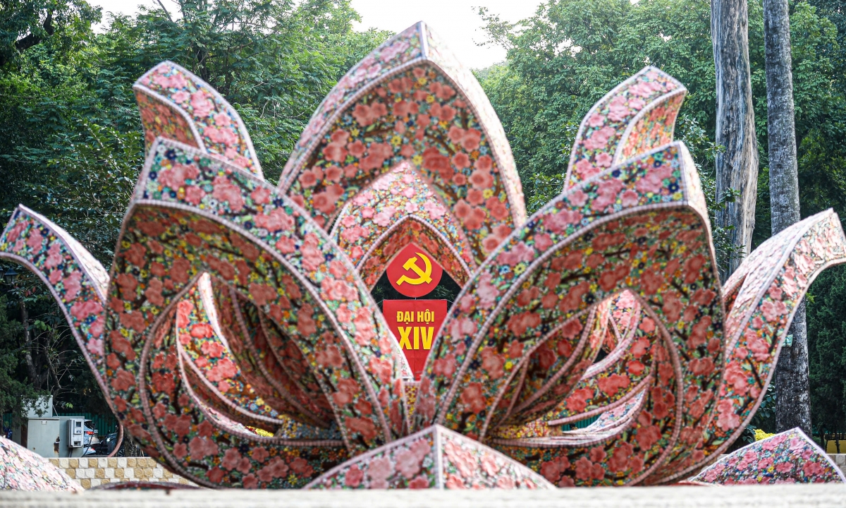 Hà Nội rực rỡ sắc đỏ chào mừng Đại hội XIV của Đảng Hà Nội rực rỡ sắc đỏ chào mừng Đại hội XIV của Đảng