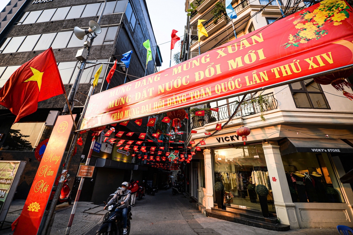 Hà Nội rực rỡ sắc đỏ chào mừng Đại hội XIV của Đảng Hà Nội rực rỡ sắc đỏ chào mừng Đại hội XIV của Đảng