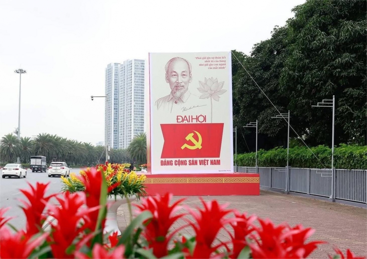 Hà Nội rực rỡ sắc đỏ chào mừng Đại hội XIV của Đảng Hà Nội rực rỡ sắc đỏ chào mừng Đại hội XIV của Đảng