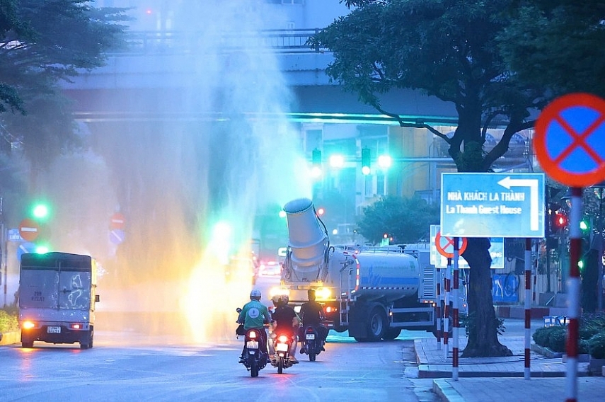 Hà Nội triển khai thiết bị xe phun sương dập bụi đa năng hiện đại nhằm cải thiện chất lượng không khí Hà Nội triển khai thiết bị xe phun sương dập bụi đa năng hiện đại nhằm cải thiện chất lượng không khí