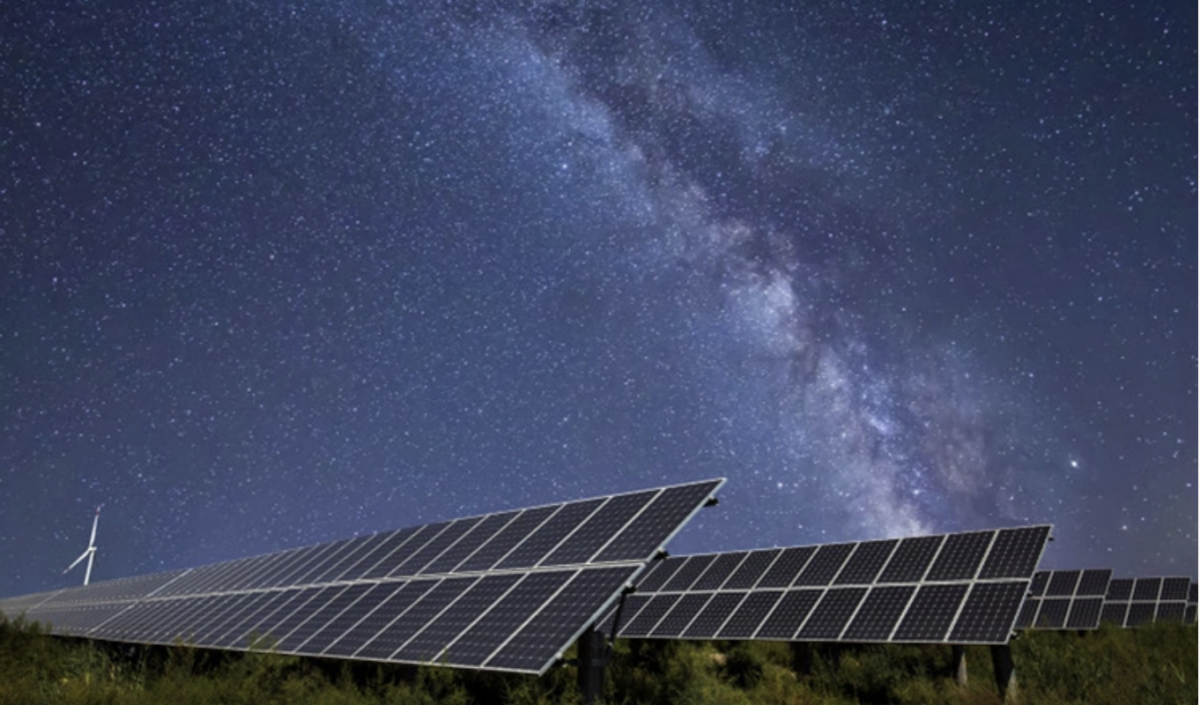 Pin mặt trời hoạt động vào ban đêm: Một đột phá công nghệ tiềm năng định hình tương lai năng lượng (Nguồn: Zhengzaishuru/iStock)