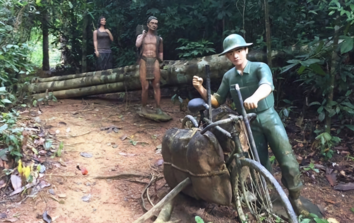 Sắc xuân trên Chiến khu D Sắc xuân trên Chiến khu D