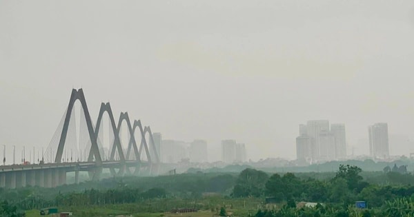 Không khí Hà Nội chạm ngưỡng nguy hiểm trong sáng 4/2