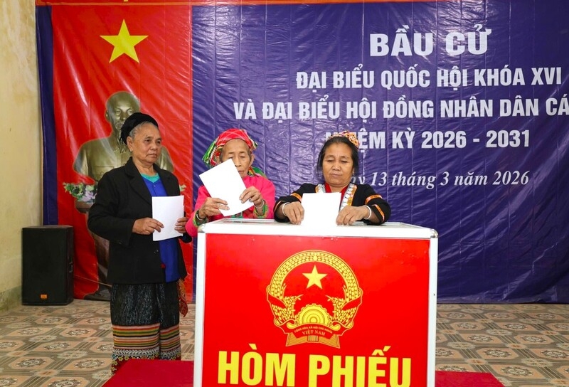 2,6 triệu cử tri Nghệ An rộn ràng tham gia ngày hội bầu cử của đất nước