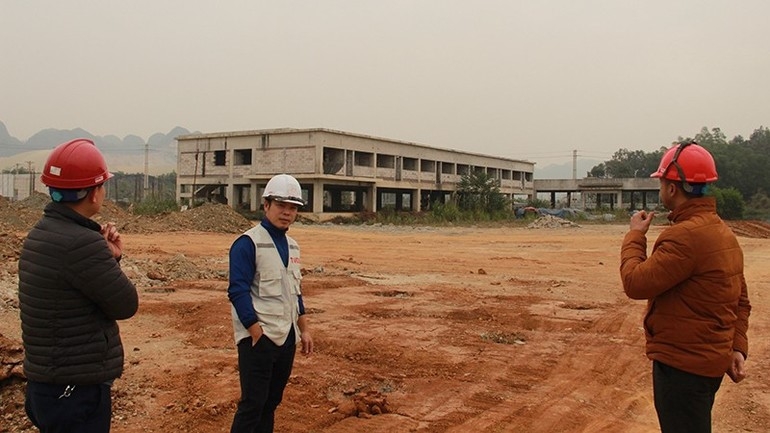 Nhà máy đốt rác thải sinh hoạt phát điện ở phường Bỉm Sơn, tỉnh Thanh Hóa dự kiến hoàn thành, đi vào hoạt động tháng 12/2026. Nhà máy đốt rác thải sinh hoạt phát điện ở phường Bỉm Sơn, tỉnh Thanh Hóa dự kiến hoàn thành, đi vào hoạt động tháng 12/2026.