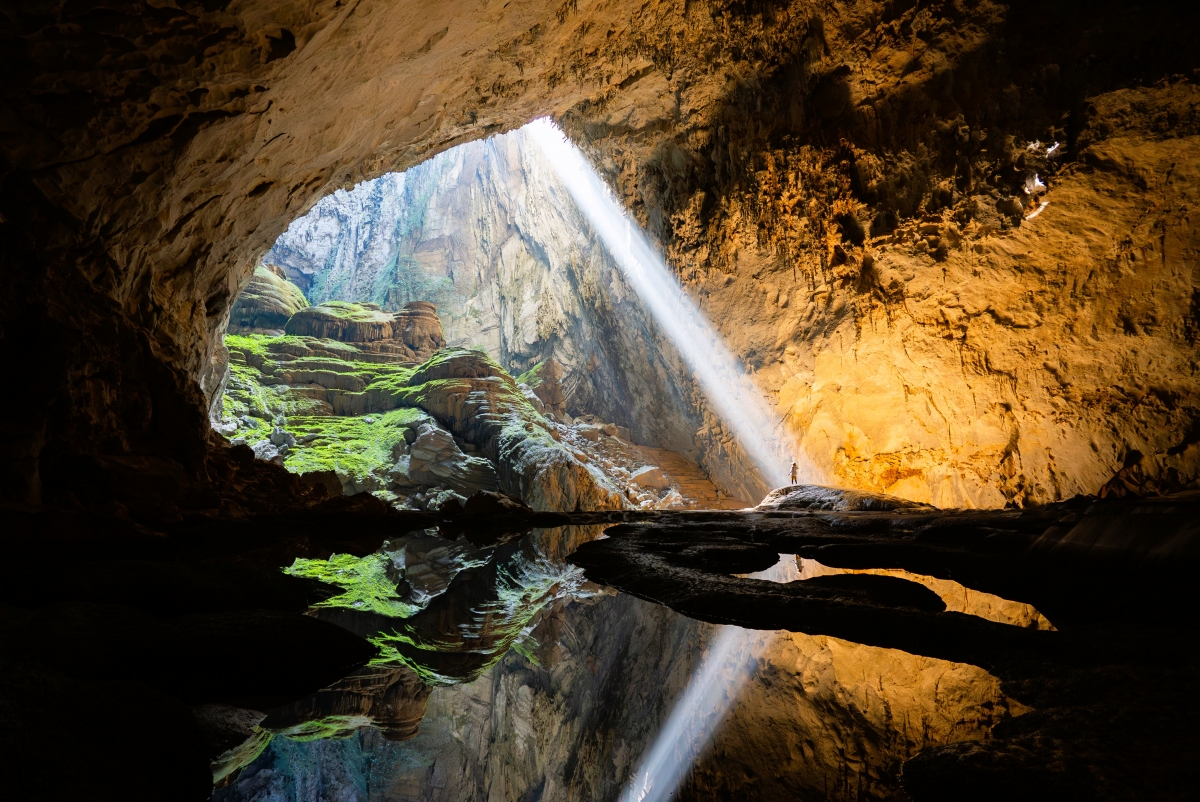 Sơn Đoòng – hang động vĩ đại nhất hành tinh, nằm sâu trong vùng lõi Vườn Quốc gia Phong Nha-Kẻ Bàng, thuộc địa phận xã Thượng Trạch, tỉnh Quảng Trị