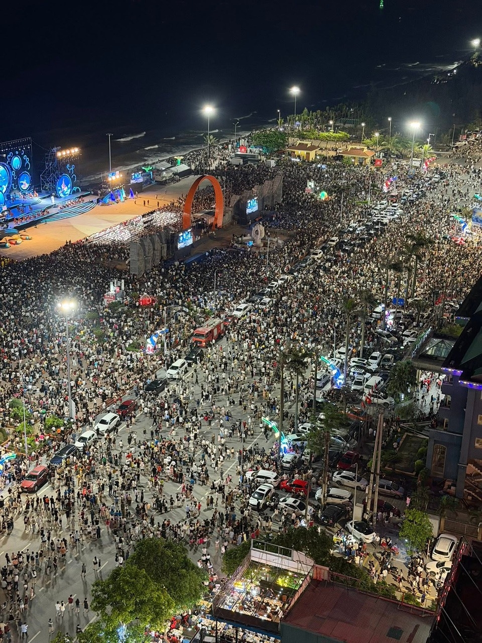Nghệ An tưng bừng khai mạc Festival Du lịch Cửa Lò Nghệ An tưng bừng khai mạc Festival Du lịch Cửa Lò