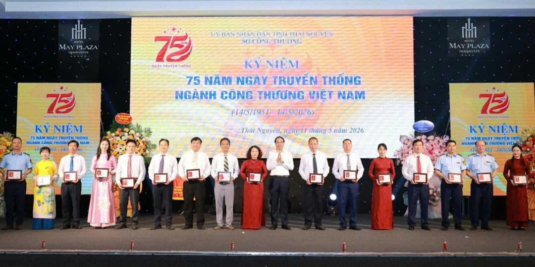 Thái Nguyên long trọng kỷ niệm 75 năm Ngành Công Thương: Khẳng định vai trò tiên phong và sứ mệnh lịch sử dẫn dắt kinh tế. Thái Nguyên long trọng kỷ niệm 75 năm Ngành Công Thương: Khẳng định vai trò tiên phong và sứ mệnh lịch sử dẫn dắt kinh tế.