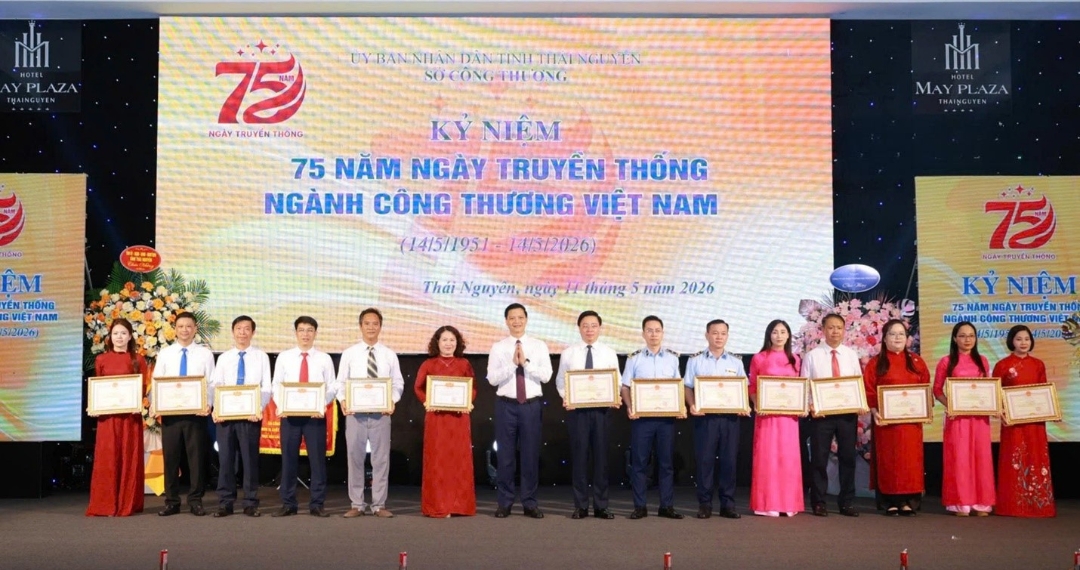 Thái Nguyên long trọng kỷ niệm 75 năm Ngành Công Thương: Khẳng định vai trò tiên phong và sứ mệnh lịch sử dẫn dắt kinh tế. Thái Nguyên long trọng kỷ niệm 75 năm Ngành Công Thương: Khẳng định vai trò tiên phong và sứ mệnh lịch sử dẫn dắt kinh tế.