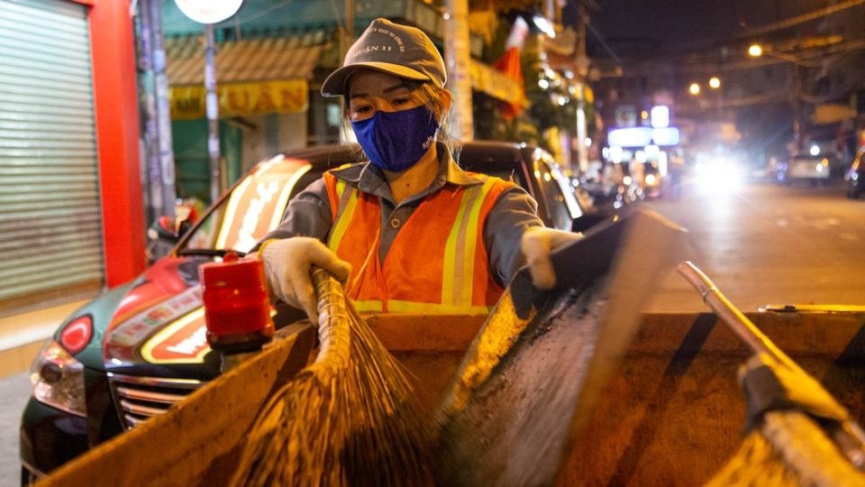 Công nhân môi trường - Những người thức để thành phố ngủ yên Công nhân môi trường - Những người thức để thành phố ngủ yên